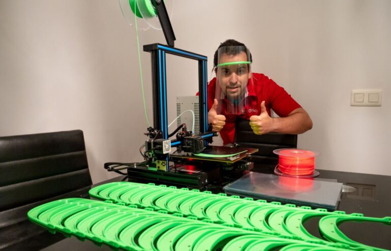 MediaMarkt dona impresoras 3D para fabricar mascarillas y material de protección
